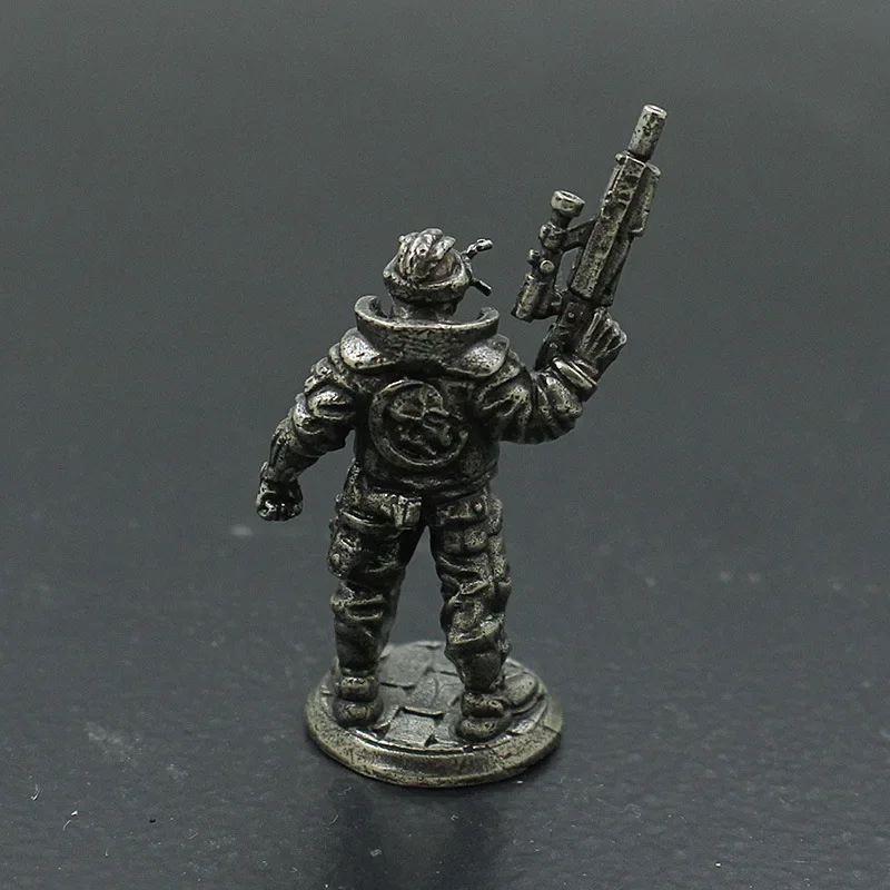 Retro Metal Miniature Warrior  - огляд і ціна Retro Gaming Gif